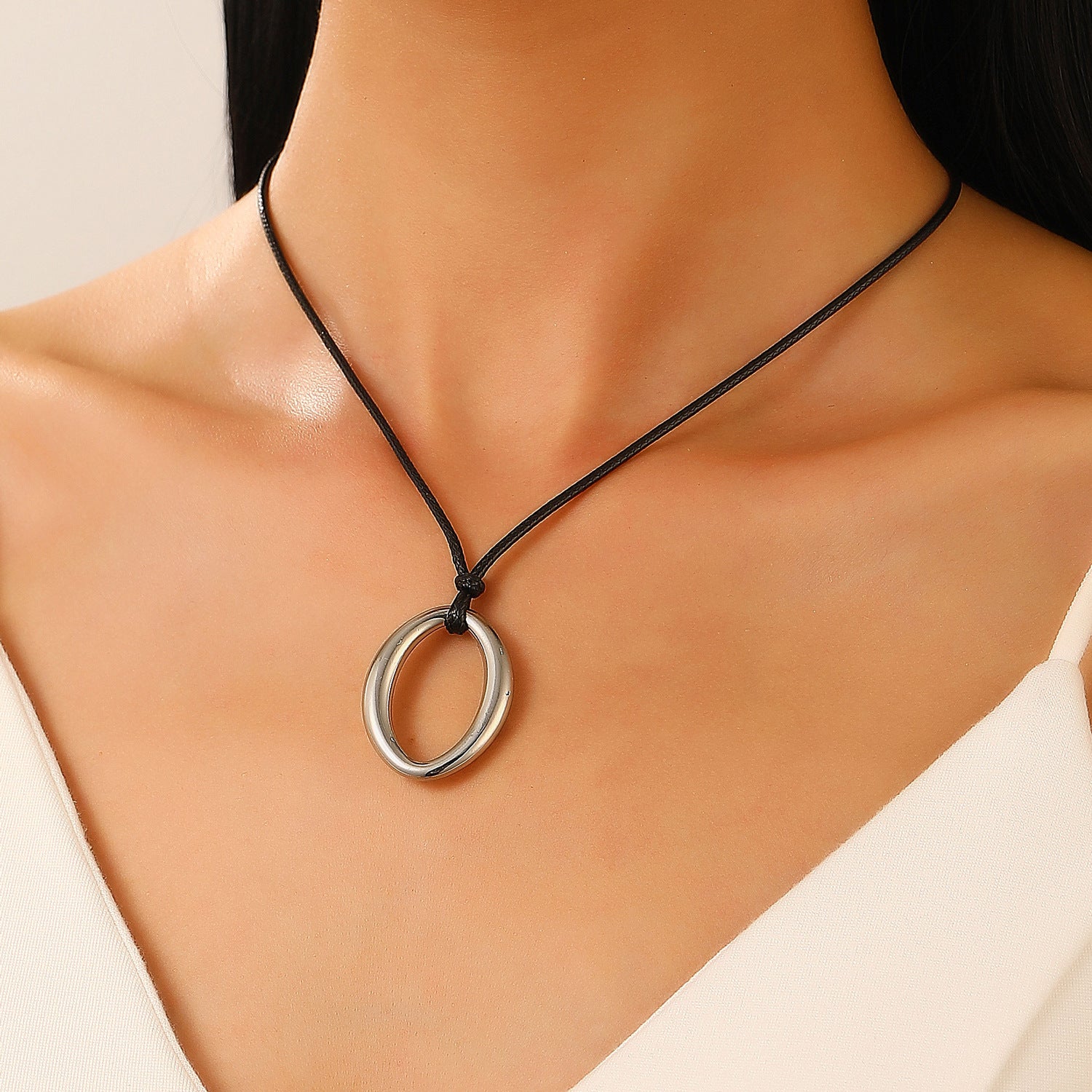 Wholesale Heart-shaped hollow pendant necklace